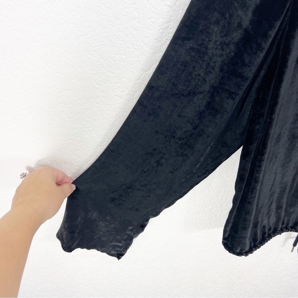 See By Chloe Black Velvet Long Sleeve Blouse Drawstring Size 40 - Picture 5 of 8